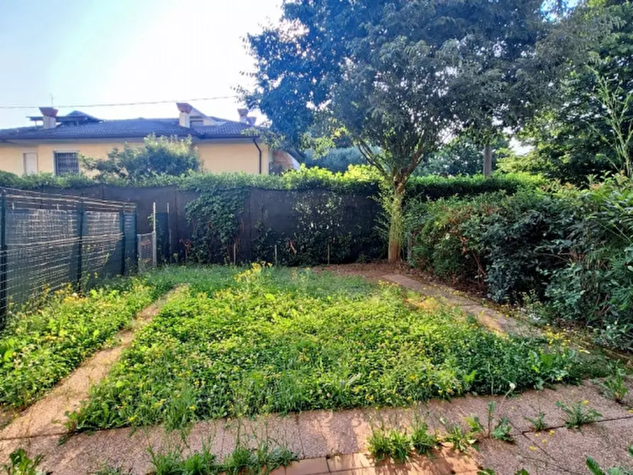 Immagine 2 di Villetta a schiera in vendita  in Via Roma a Camisano Vicentino