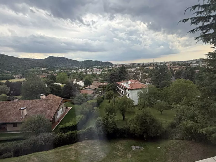 Immagine 4 di Villa in vendita  in Via Torquato Taramelli a Brescia