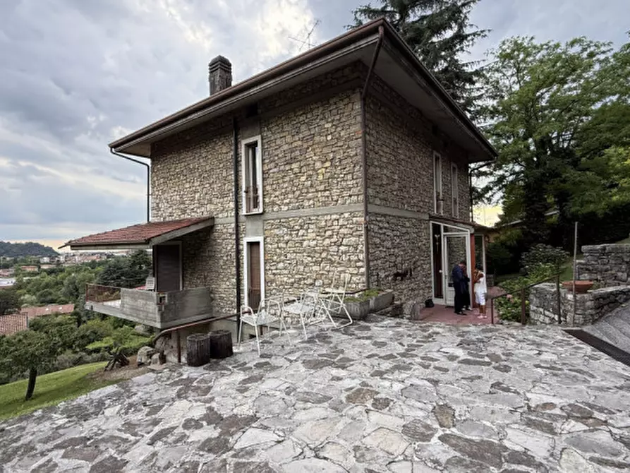 Immagine 12 di Villa in vendita  in Via Torquato Taramelli a Brescia