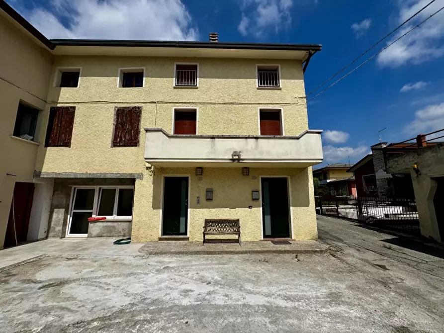 Immagine 2 di Appartamento in vendita  in Via Santa Chiara 15 a Zanè