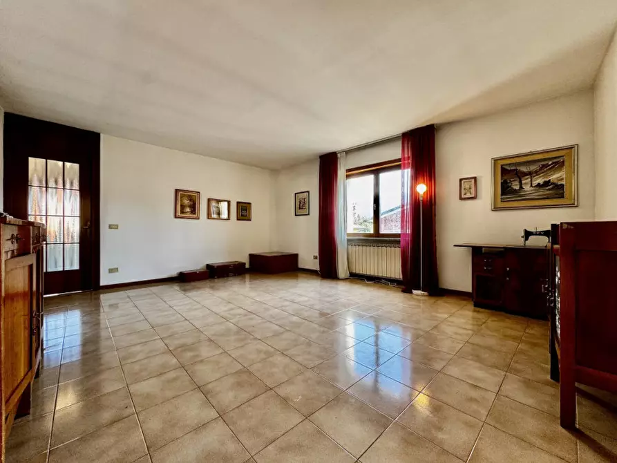 Immagine 4 di Appartamento in vendita  in Via Santa Chiara 15 a Zanè