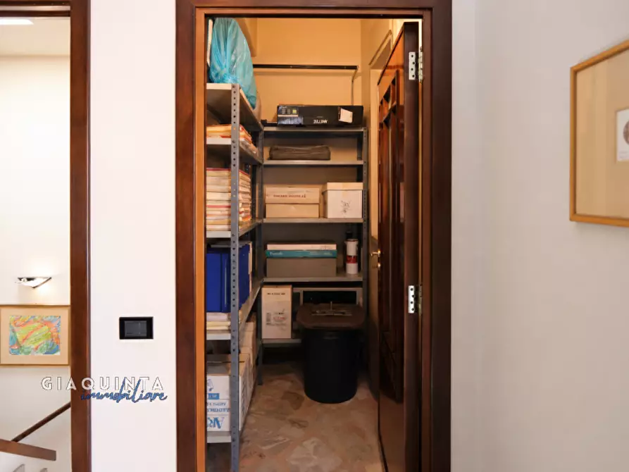 Immagine 13 di Casa indipendente in vendita  in Via Guglielmo Marconi n. 22 a Palagonia