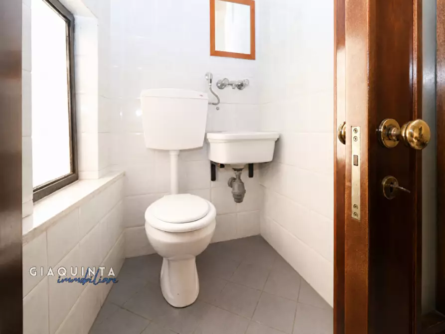 Immagine 17 di Casa indipendente in vendita  in Via Guglielmo Marconi n. 22 a Palagonia