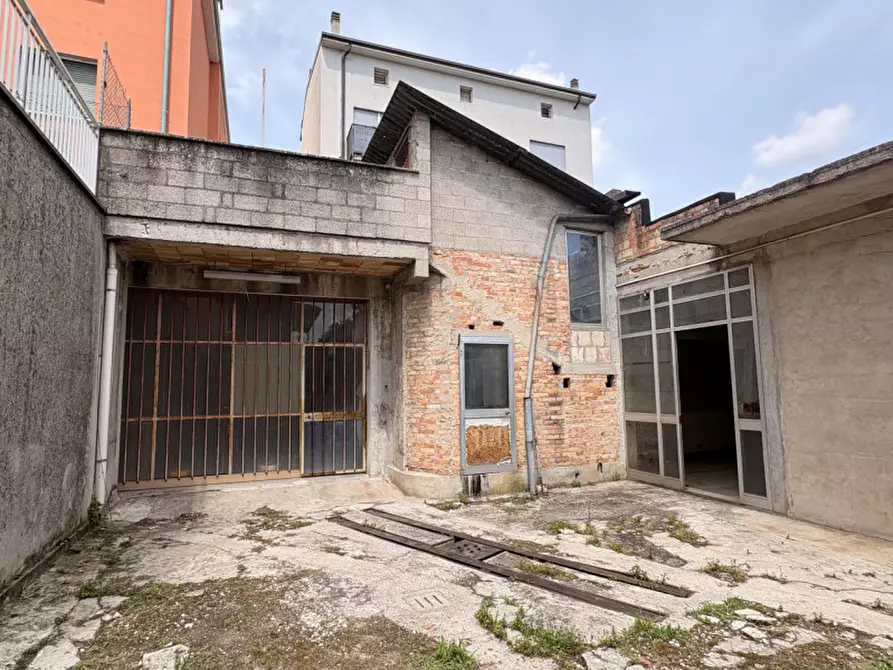 Immagine 1 di Laboratorio in vendita  in Via Padova a Pianiga
