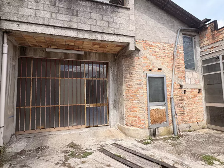Immagine 10 di Laboratorio in vendita  in Via Padova a Pianiga