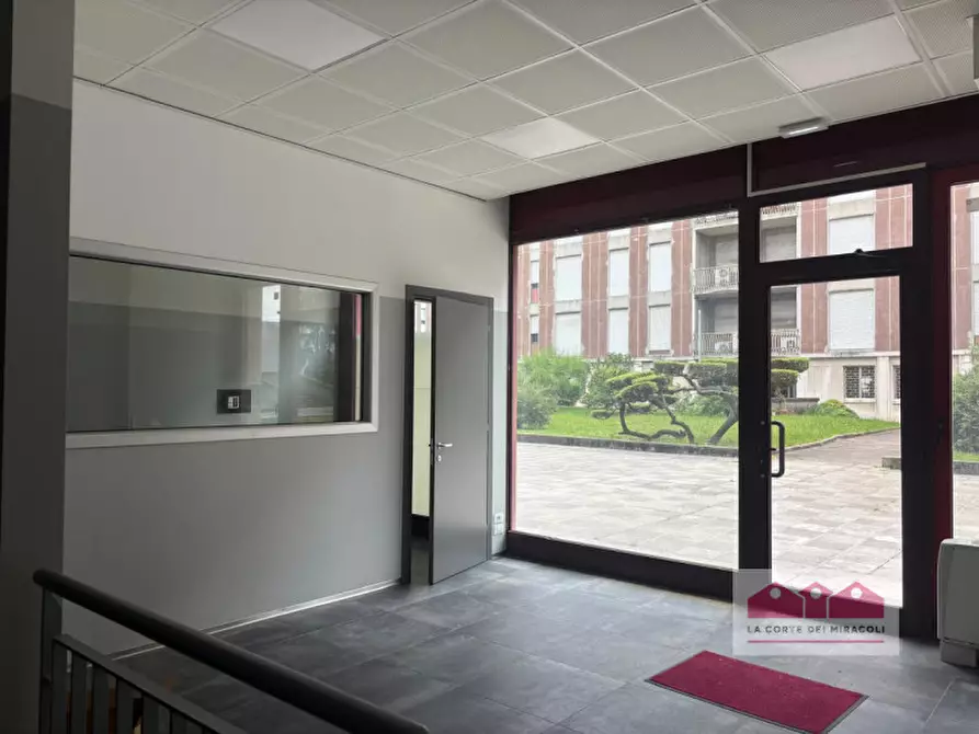 Immagine 1 di Laboratorio in vendita  a Vicenza
