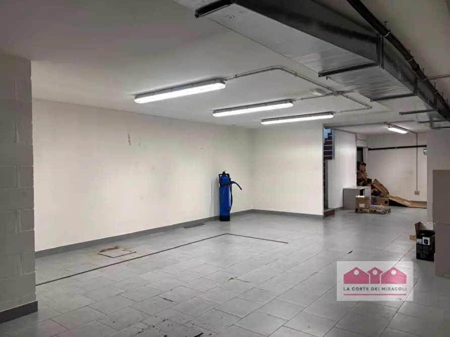 Immagine 6 di Laboratorio in vendita  a Vicenza