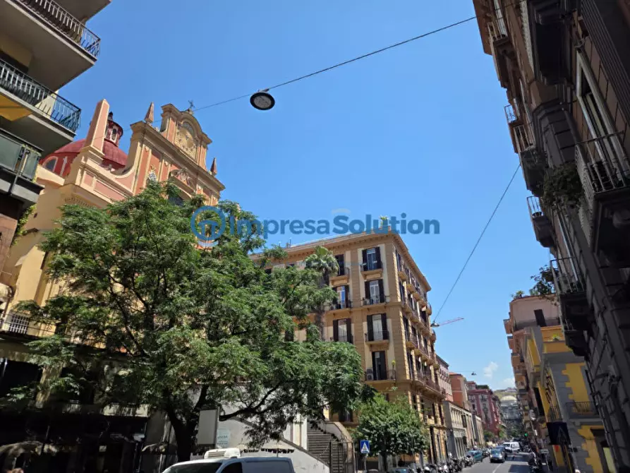 Immagine 1 di Negozio in vendita  in Via Vittorio Colonna a Napoli