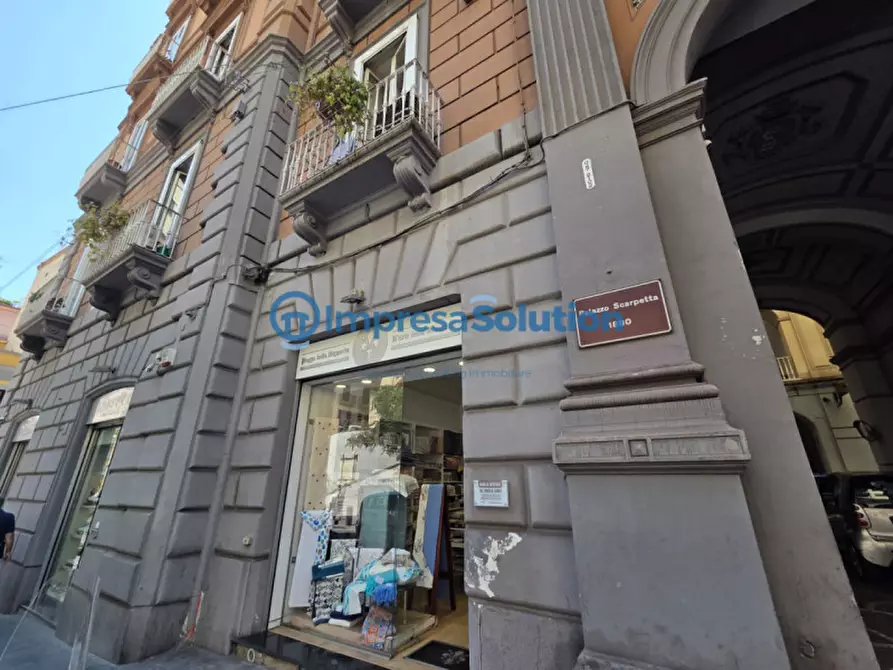 Immagine 6 di Negozio in vendita  in Via Vittorio Colonna a Napoli