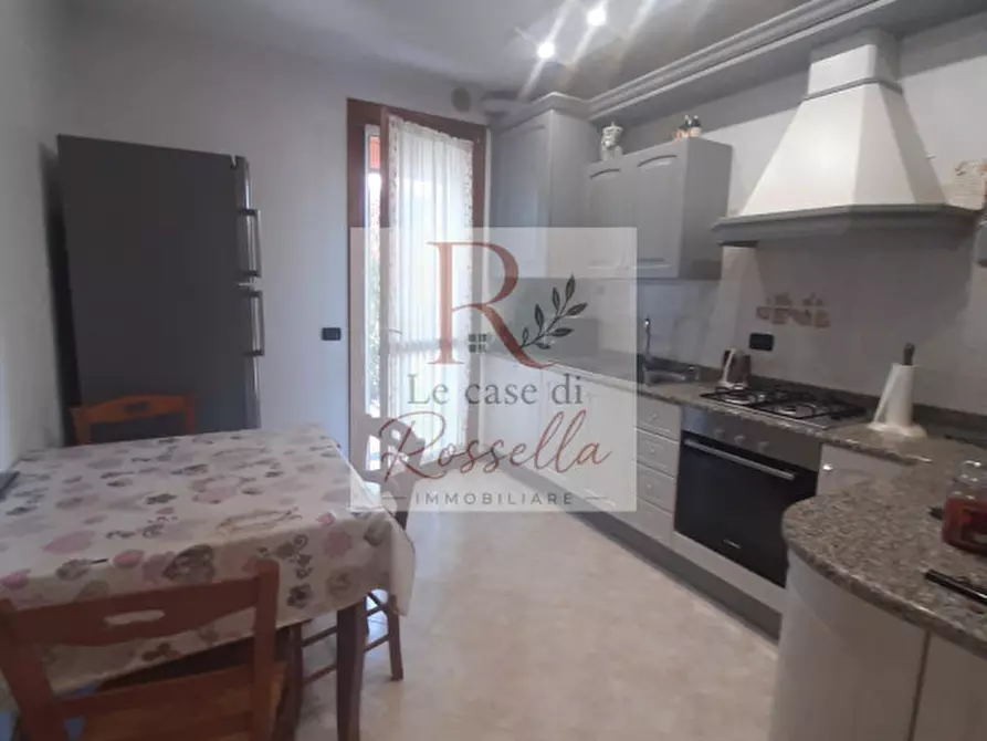 Immagine 3 di Casa bifamiliare in vendita  in Via Veneto a Campodoro