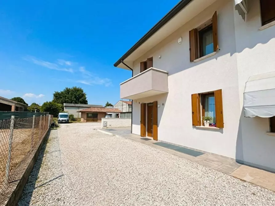 Immagine 1 di Casa bifamiliare in vendita  in Via Pagnana a Castelfranco Veneto