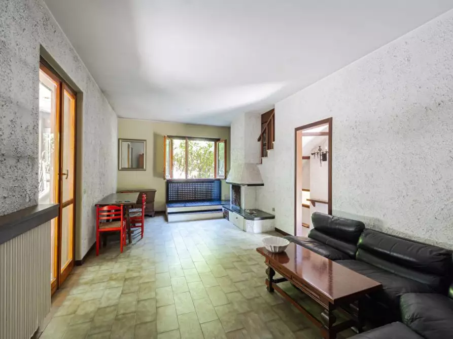 Immagine 5 di Villa in vendita  in Via Luciano Manara 46 a Lesmo