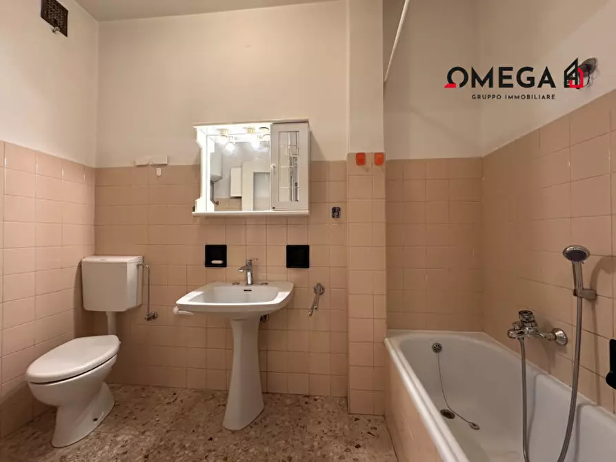 Immagine 10 di Appartamento in vendita  in via settemfontante 95 a Trieste