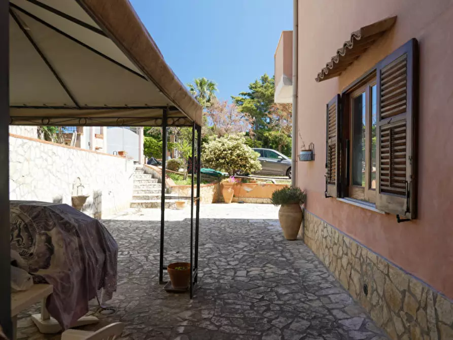 Immagine 6 di Casa bifamiliare in vendita  in Via Monte Bianco a Palermo