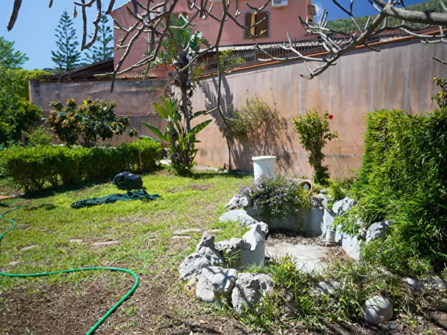Immagine 11 di Casa bifamiliare in vendita  in Via Monte Bianco a Palermo