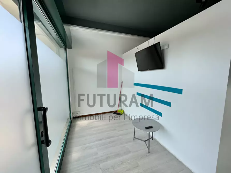 Immagine 4 di Ufficio in affitto  a Vicenza