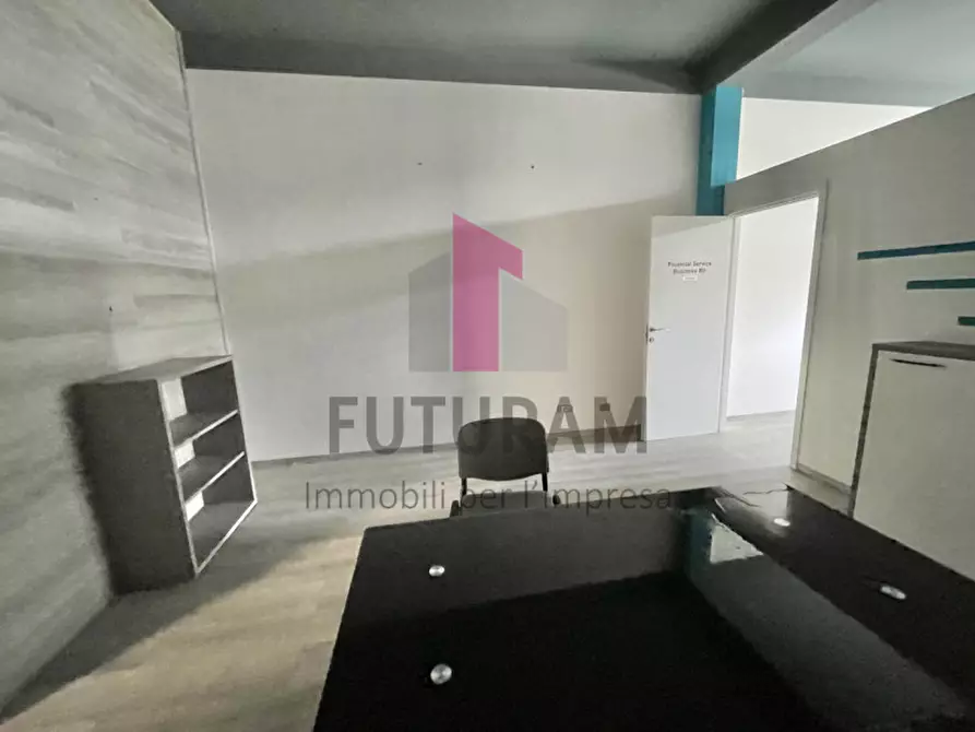 Immagine 17 di Ufficio in affitto  a Vicenza