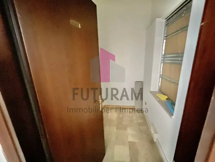 Immagine 20 di Ufficio in affitto  a Vicenza