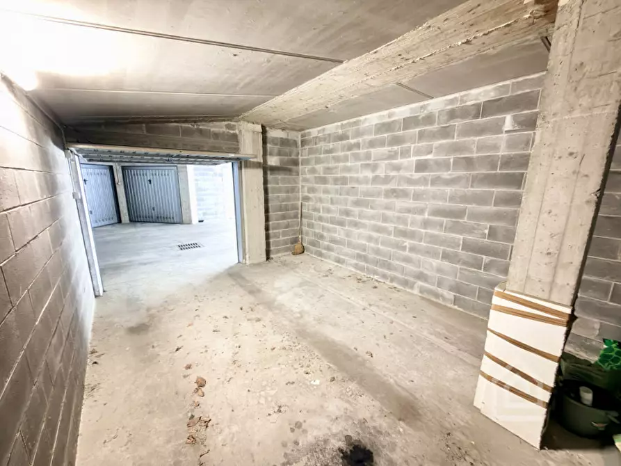 Immagine 10 di Garage in vendita  in Via Cairoli 17 a Chivasso