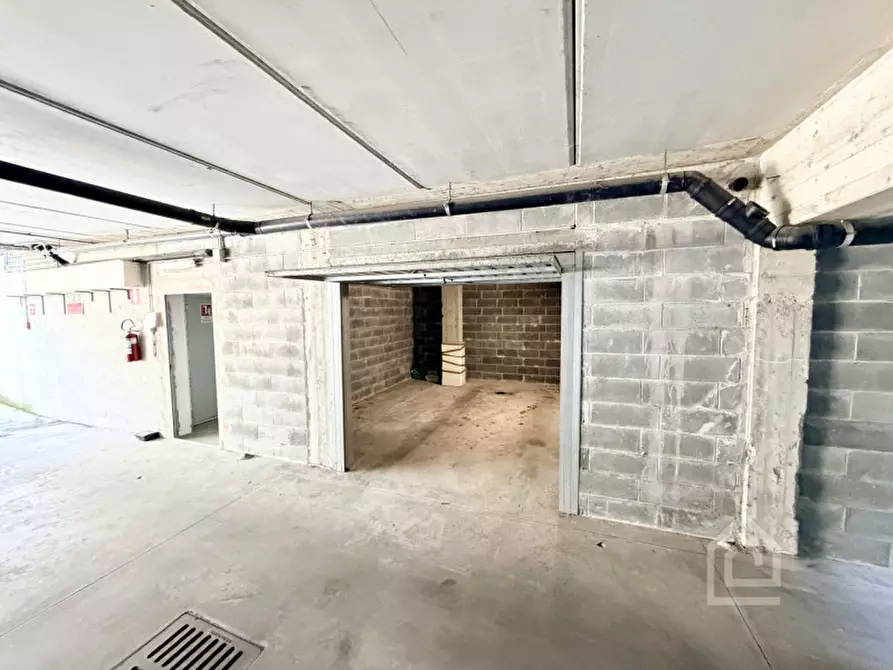Immagine 11 di Garage in vendita  in Via Cairoli 17 a Chivasso