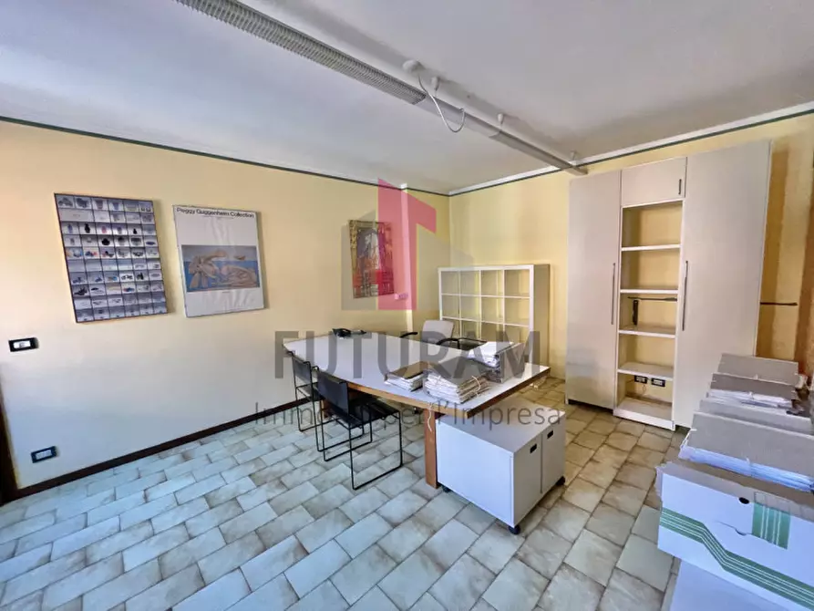 Immagine 10 di Ufficio in affitto  a Vicenza