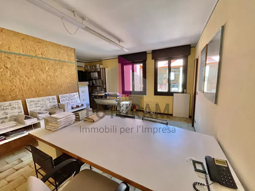 Immagine 12 di Ufficio in affitto  a Vicenza