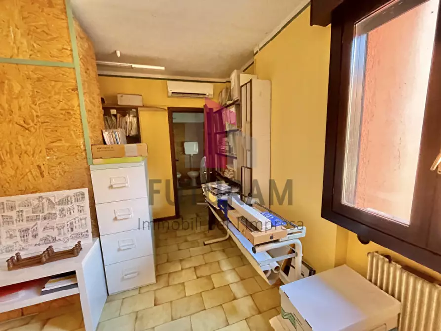Immagine 14 di Ufficio in affitto  a Vicenza