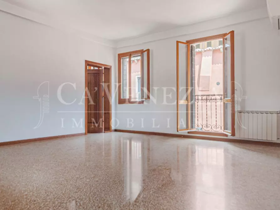 Immagine 1 di Appartamento in vendita  a Venezia