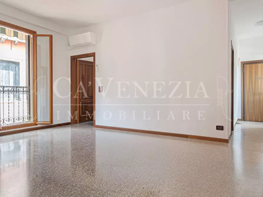Immagine 2 di Appartamento in vendita  a Venezia