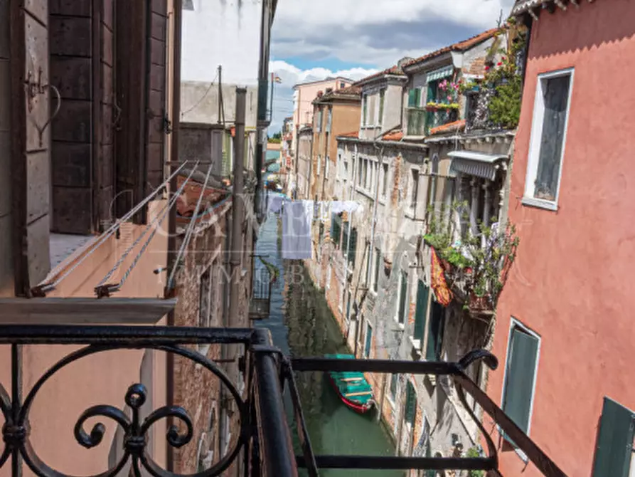 Immagine 3 di Appartamento in vendita  a Venezia