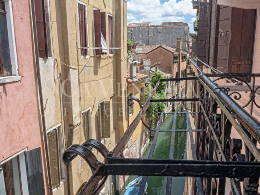 Immagine 4 di Appartamento in vendita  a Venezia