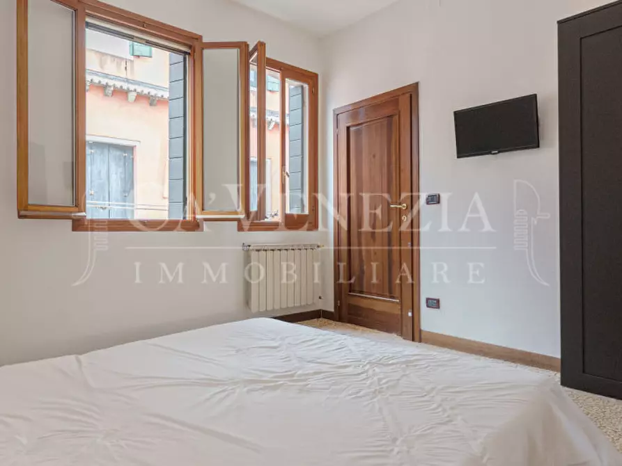 Immagine 11 di Appartamento in vendita  a Venezia