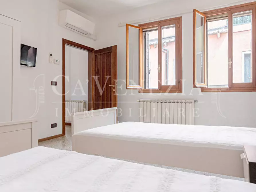 Immagine 14 di Appartamento in vendita  a Venezia