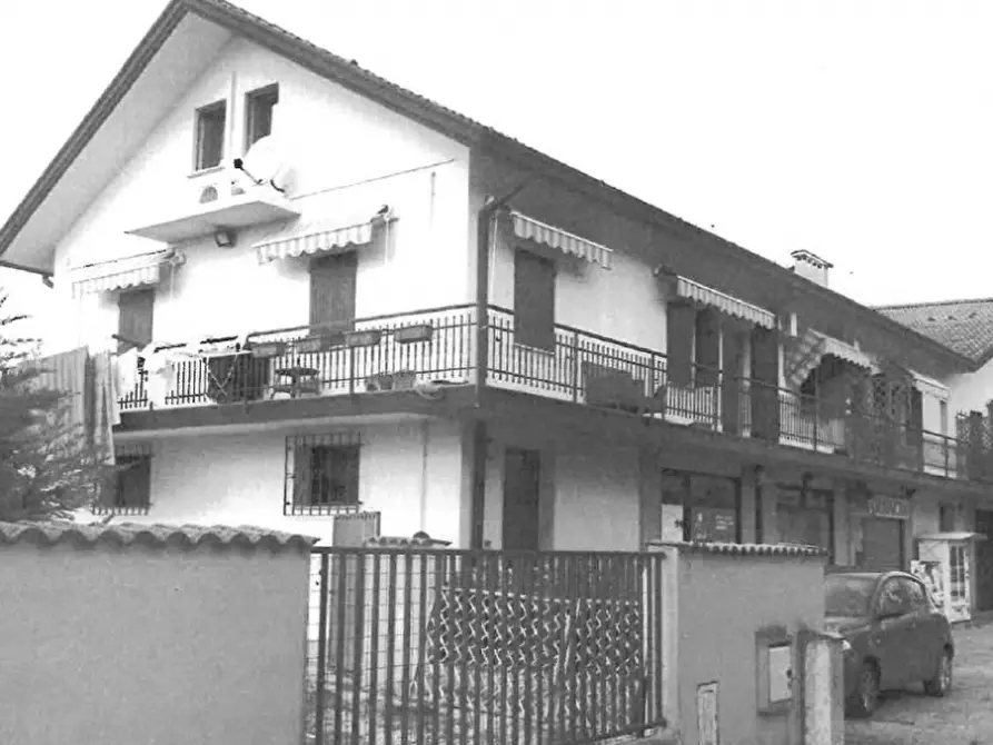 Immagine 1 di Appartamento in vendita  in Via Arrigo Boito, 2 a Mira
