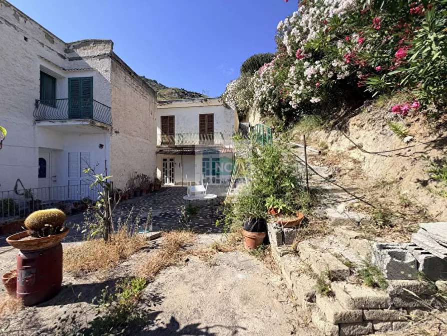 Immagine 5 di Casa bifamiliare in vendita  in via fondolillo 10 a Serrara Fontana
