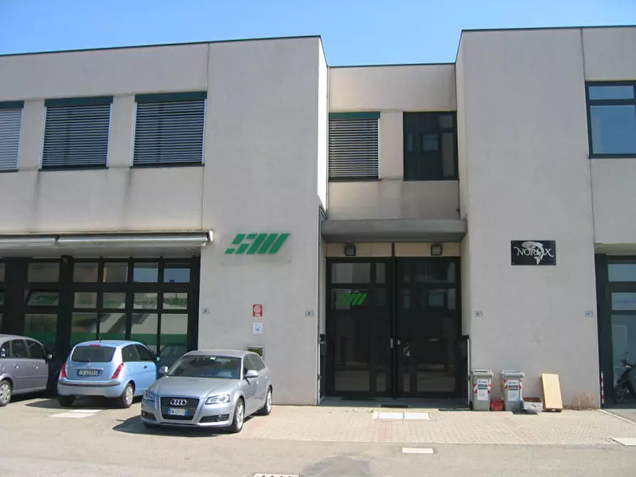 Immagine 2 di Laboratorio in vendita  in via della Salute a Bologna