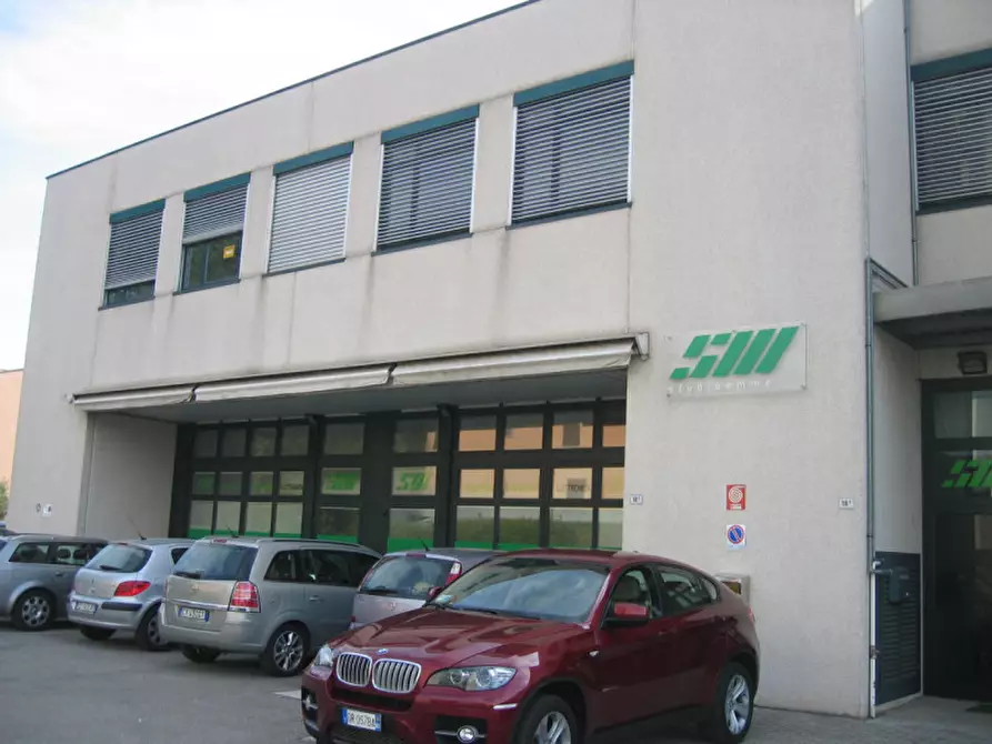 Immagine 4 di Laboratorio in vendita  in via della Salute a Bologna