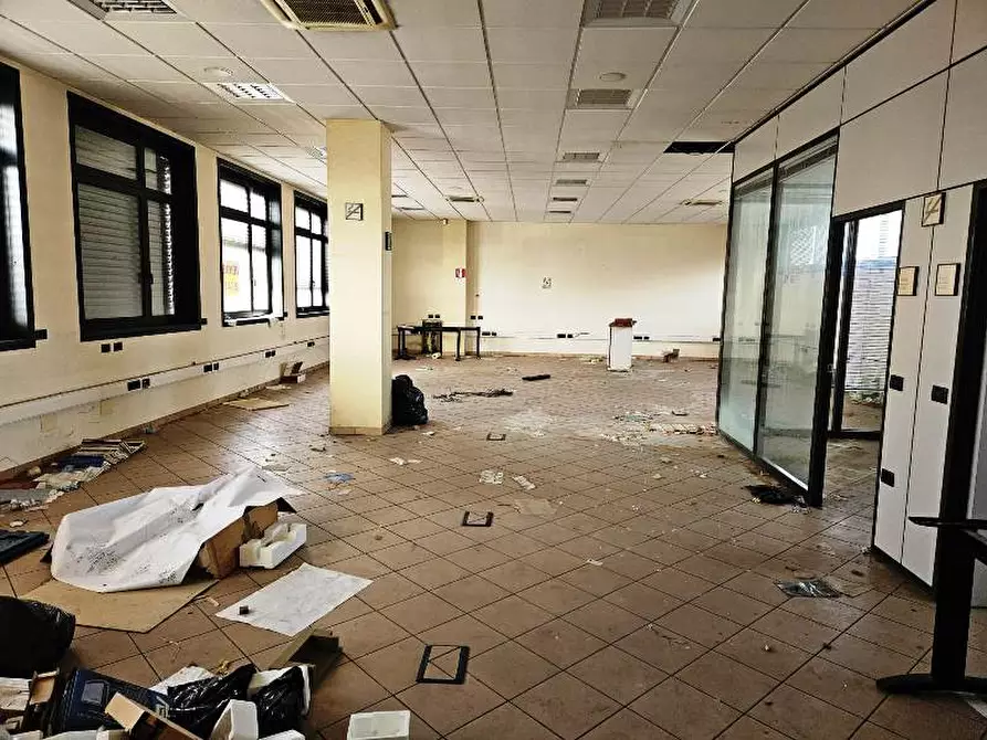 Immagine 7 di Laboratorio in vendita  in via della Salute a Bologna