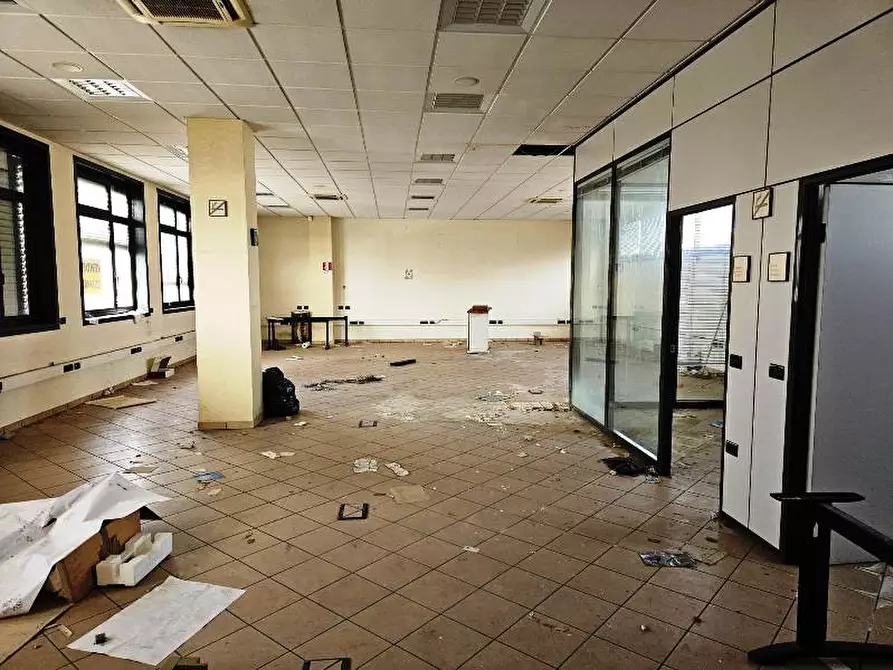 Immagine 9 di Laboratorio in vendita  in via della Salute a Bologna