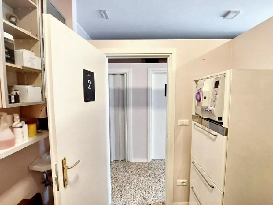 Immagine 5 di Negozio in vendita  in Via Tommaso Dal Pozzo, N. 62 a Faenza
