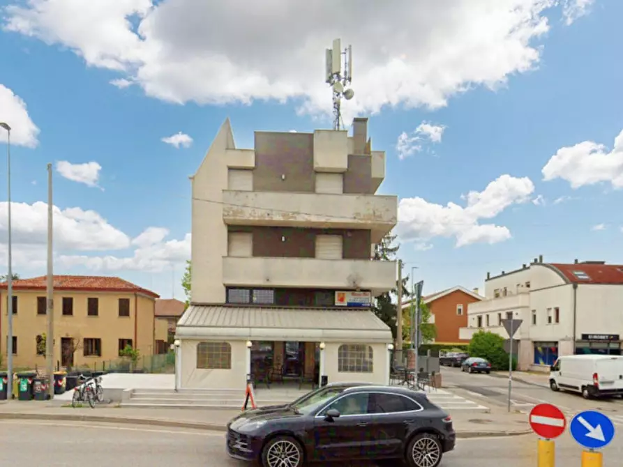Immagine 3 di Cantina in vendita  in Via Piovese, N. 211 a Padova