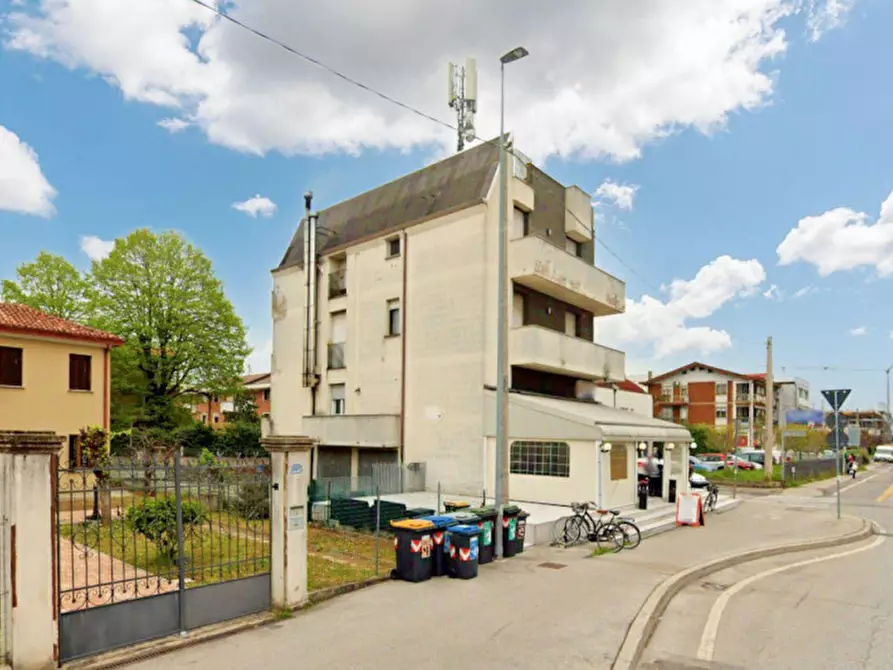 Immagine 5 di Cantina in vendita  in Via Piovese, N. 211 a Padova