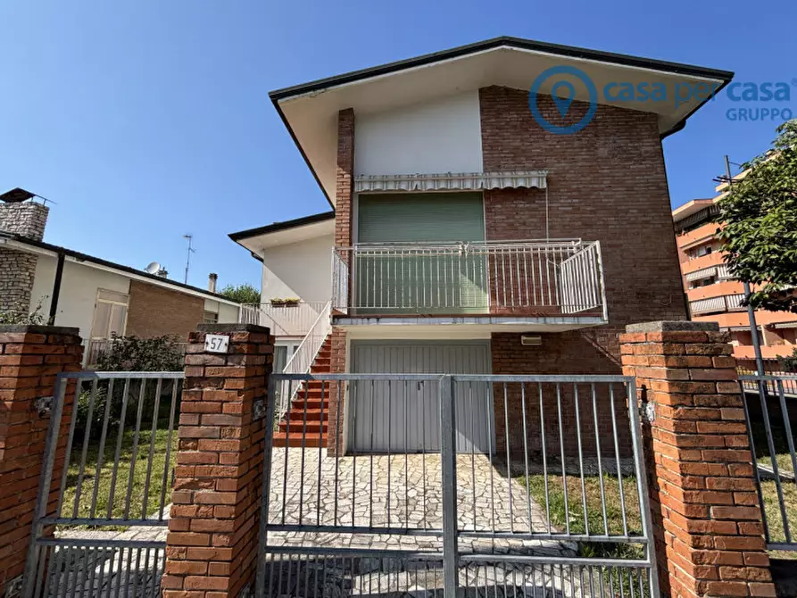 Immagine 1 di Casa indipendente in vendita  a Rovigo