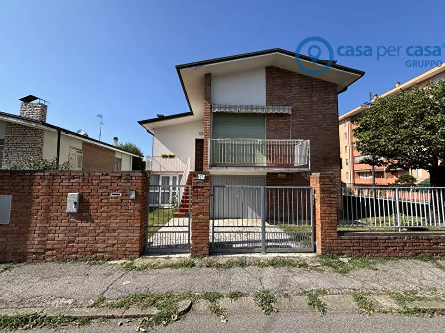 Immagine 38 di Casa indipendente in vendita  a Rovigo