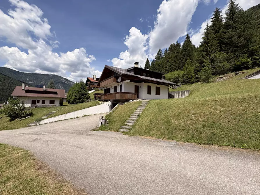 Immagine 14 di Appartamento in vendita  in Via Foletto a Auronzo Di Cadore