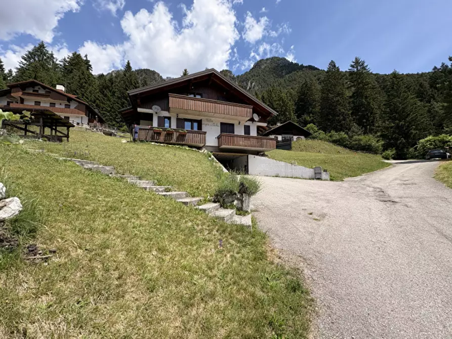 Immagine 15 di Appartamento in vendita  in Via Foletto a Auronzo Di Cadore
