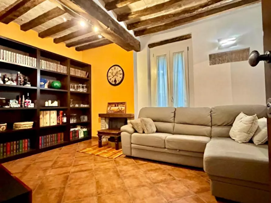 Immagine 1 di Appartamento in vendita  in Borgo Goldoni Carlo, 4 a Parma