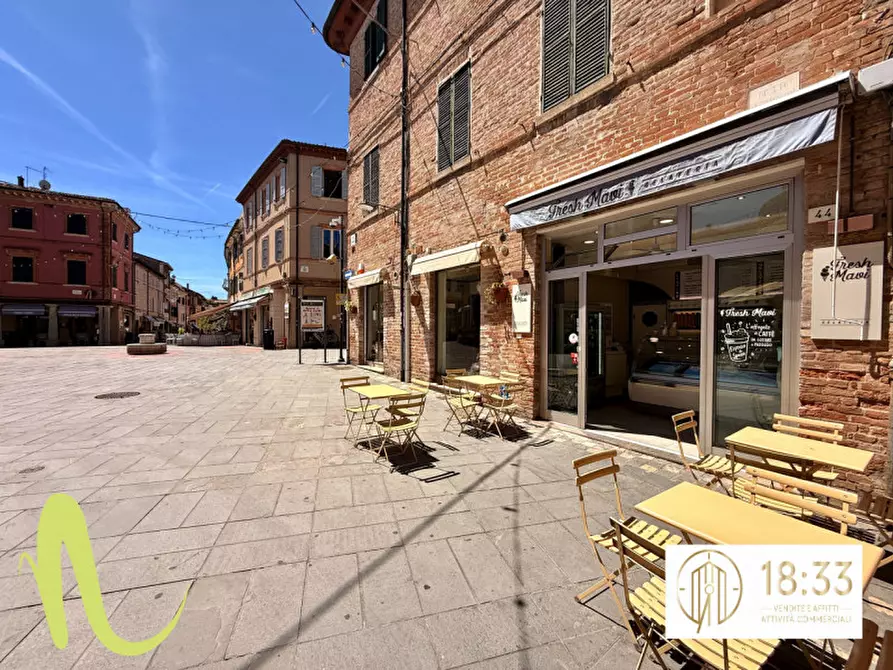 Immagine 1 di Attività commerciale in vendita  in Via Camillo Benso Conte di Cavour 44 a Santarcangelo Di Romagna