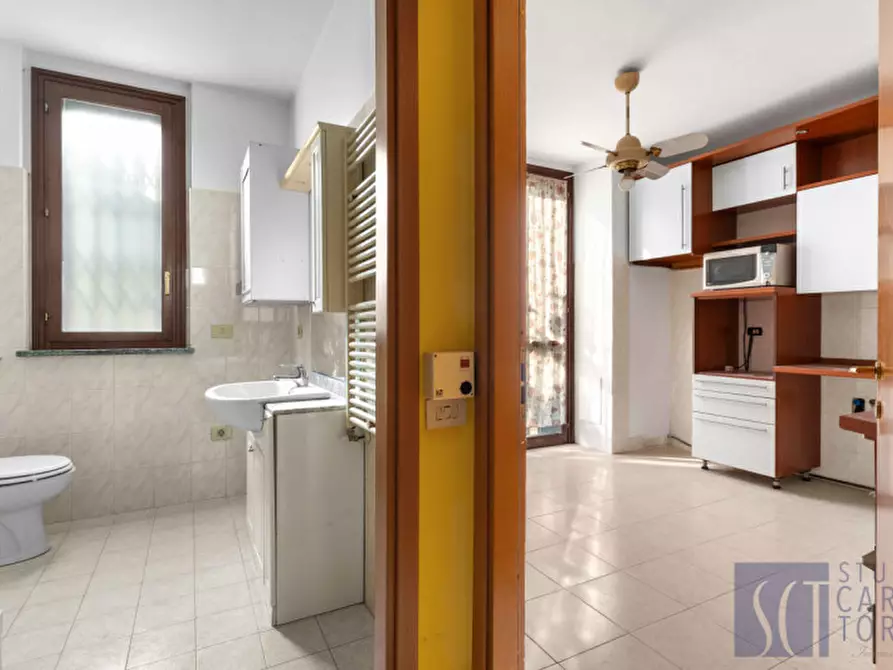 Immagine 6 di Villa in vendita  in via manduria, 108 a Milano