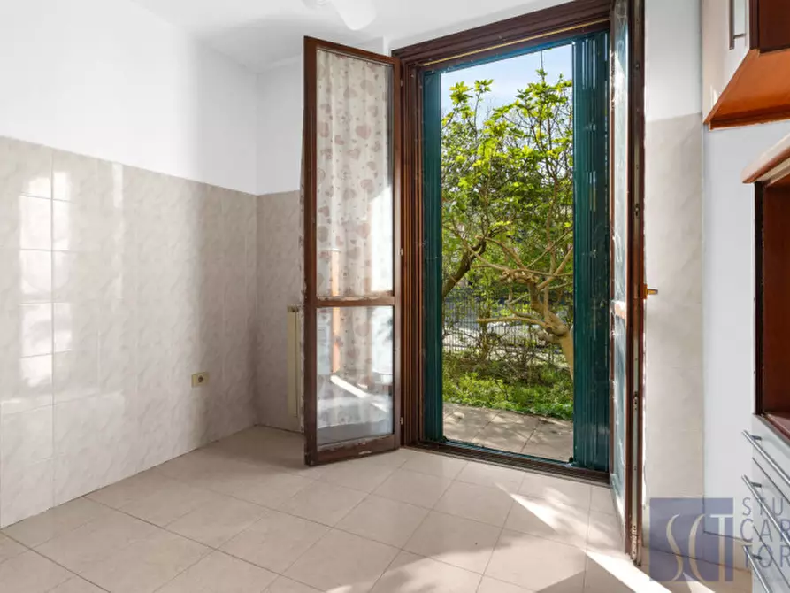 Immagine 10 di Villa in vendita  in via manduria, 108 a Milano